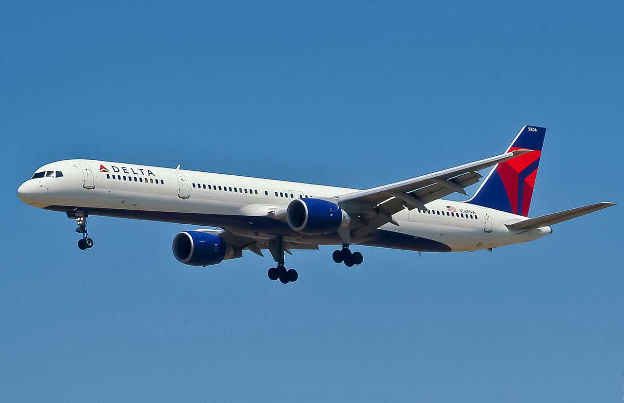 A Delta 757 on approach. Credit: Motohide Miwa from USA.