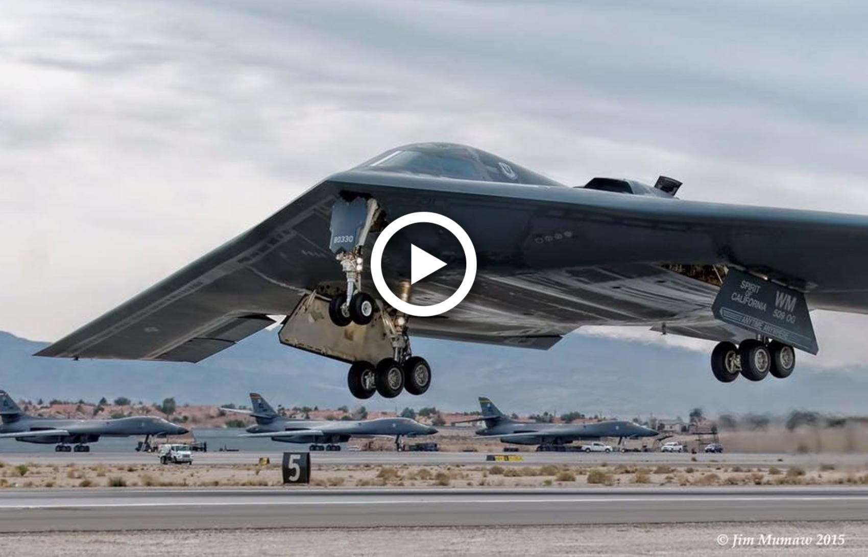 Rare B-2 Bomber Footage Captures The Beauty of the Sleek Stealth Bomber