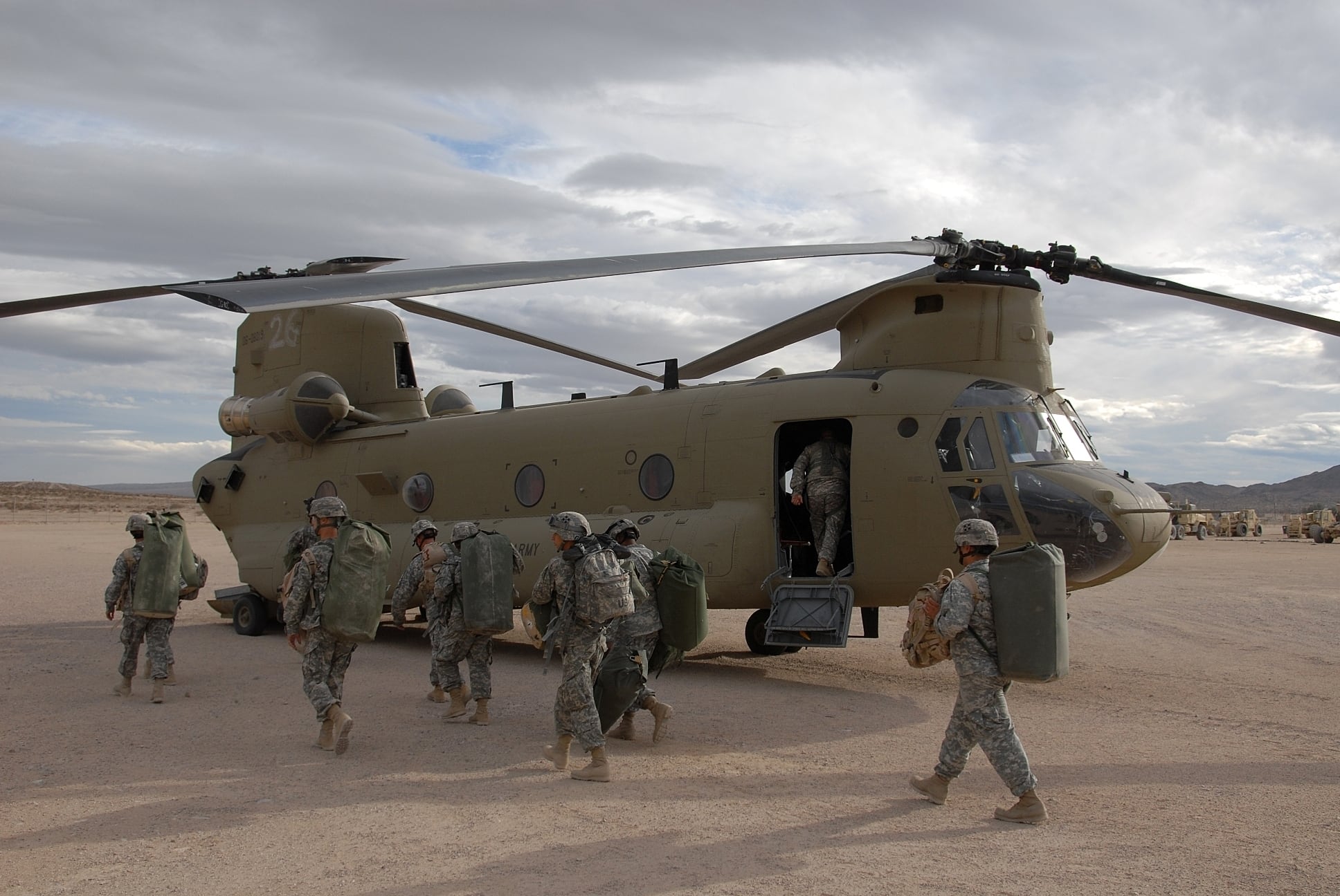 CH-47 Chinook (Wikipedia)
