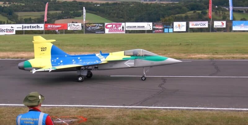 Enormous RC Grippen Fighter Jet Destroyed in Midair Breakup