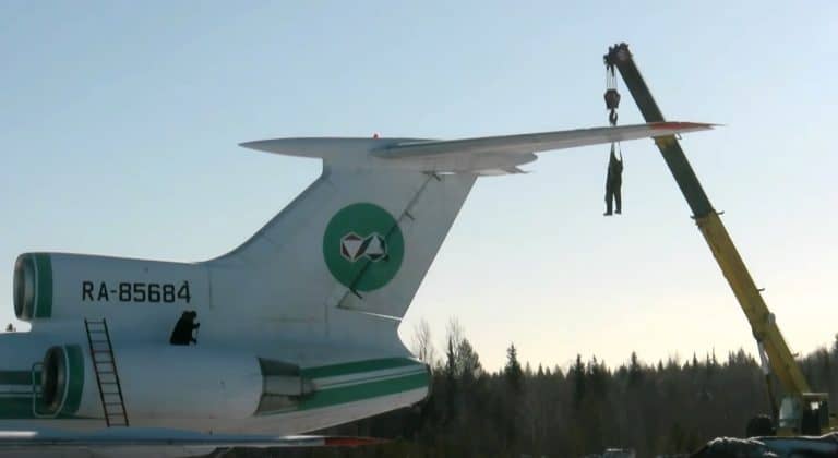 Three “non-standard” Ways To DeIce An Airliner