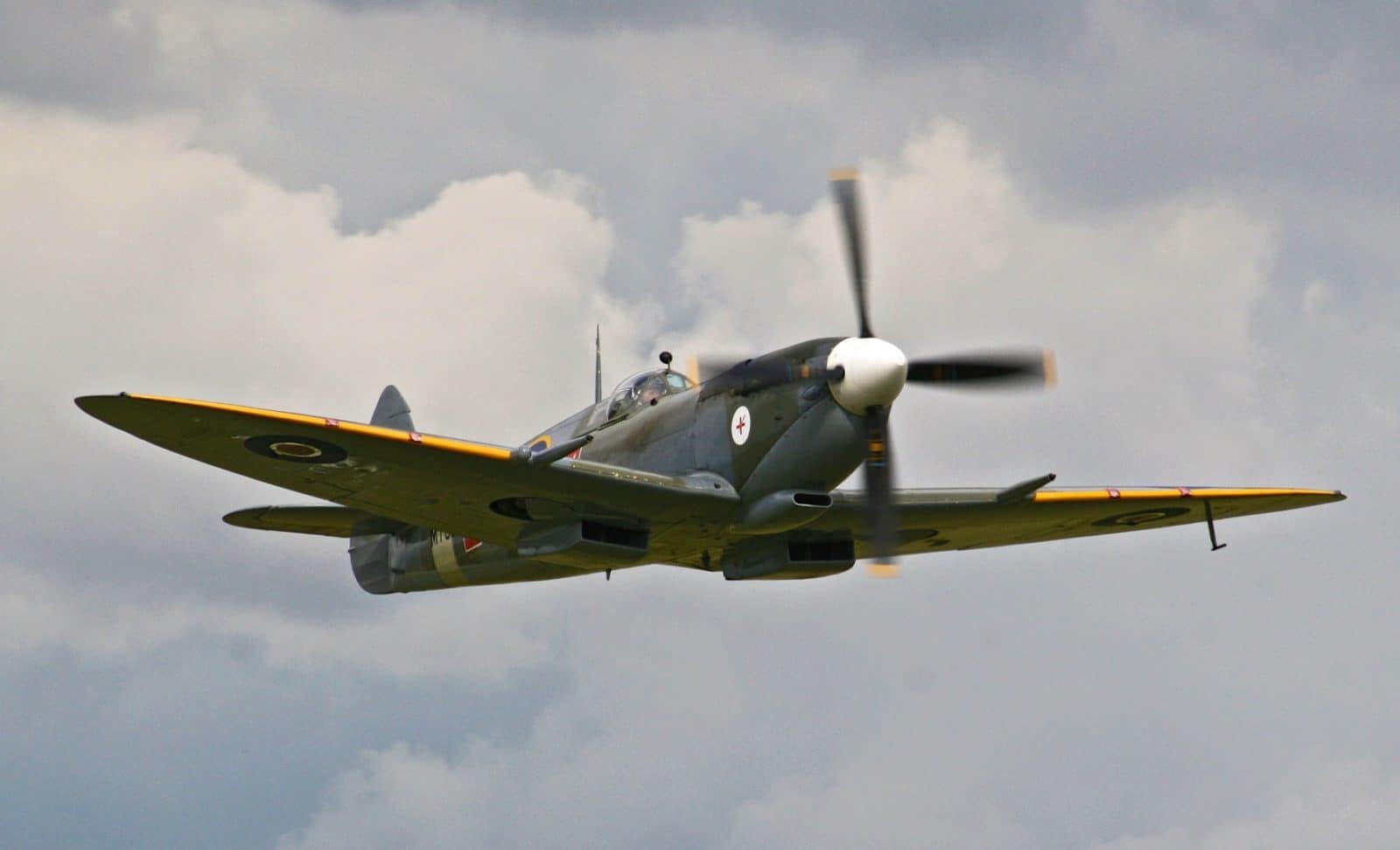 The Supermarine Spitfire: Engineers kept improving Britain's best fighter 5 4