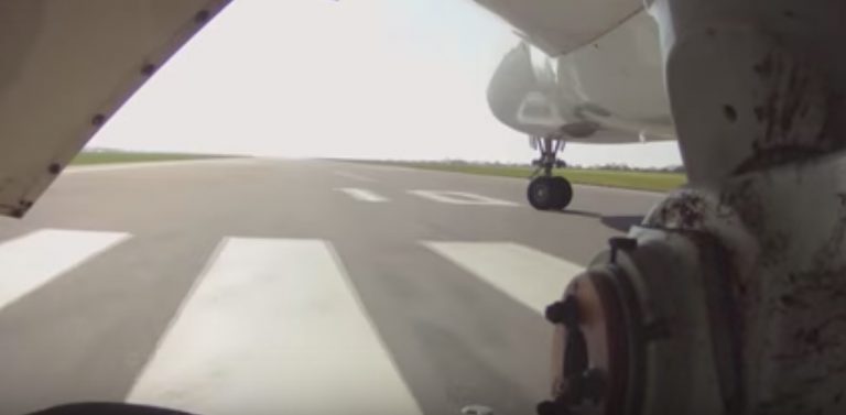 Crew Puts GoPro On Wheel Well of 747 Jumbo Jet