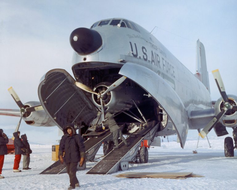 “Old Shaky” Landed on 23 Feet Thick Antarctic Ice And Proved Airborne Support Was Feasible