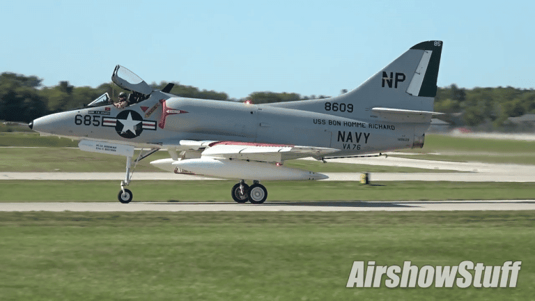 Watch This Pristine A-4B “Scooter” Strut Its Stuff For An Illinois Airshow Crowd