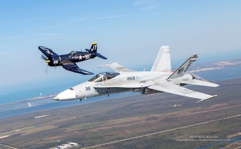 Valions Tribute: Tac Demo Gladiators Honor VFA-15 with Retro F-18