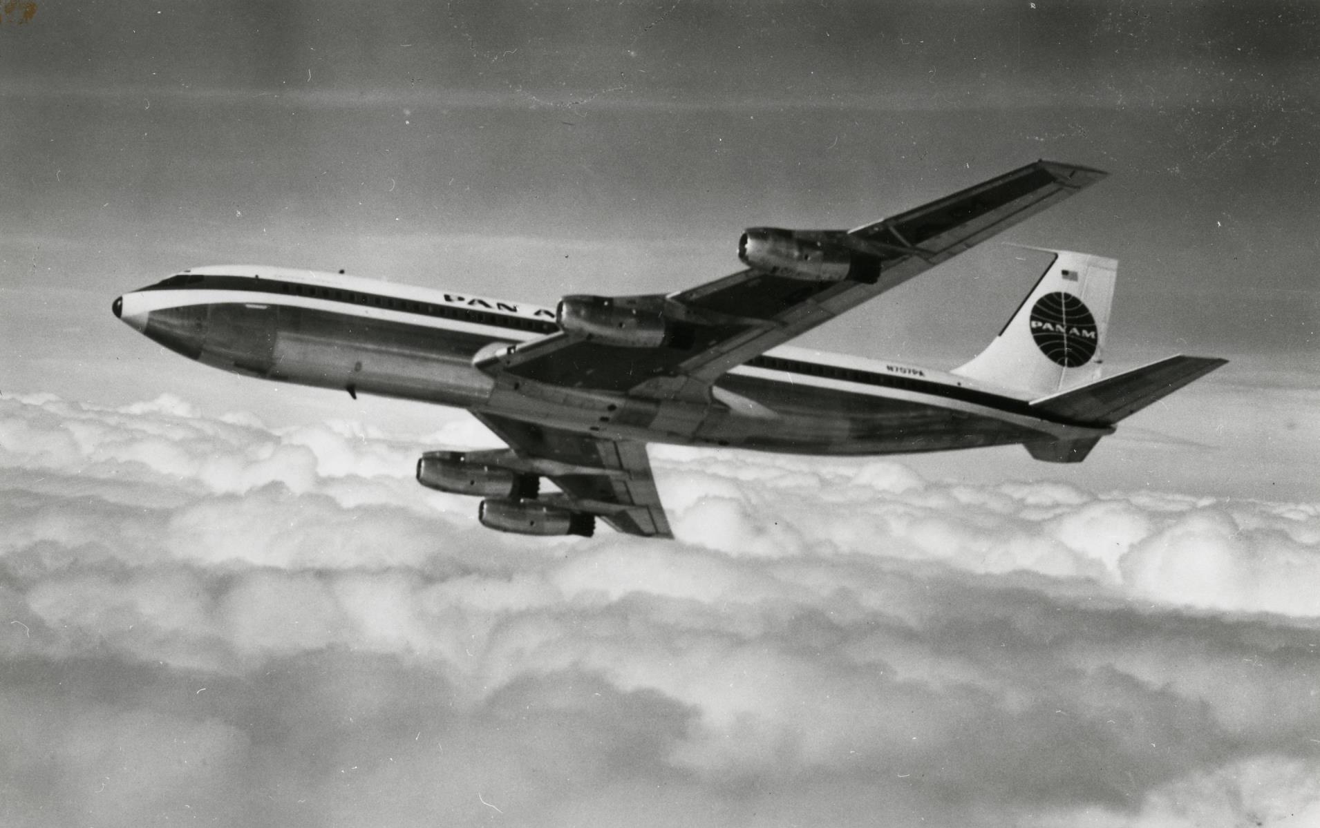 One of the Pan American jets banking right.
