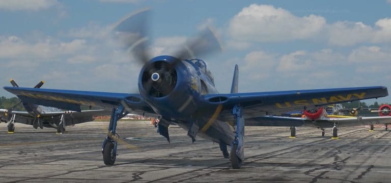 Listen To This Gorgeous Grumman F8F-2 Bearcat Purr In This 4k Start-Up and Flyby Video
