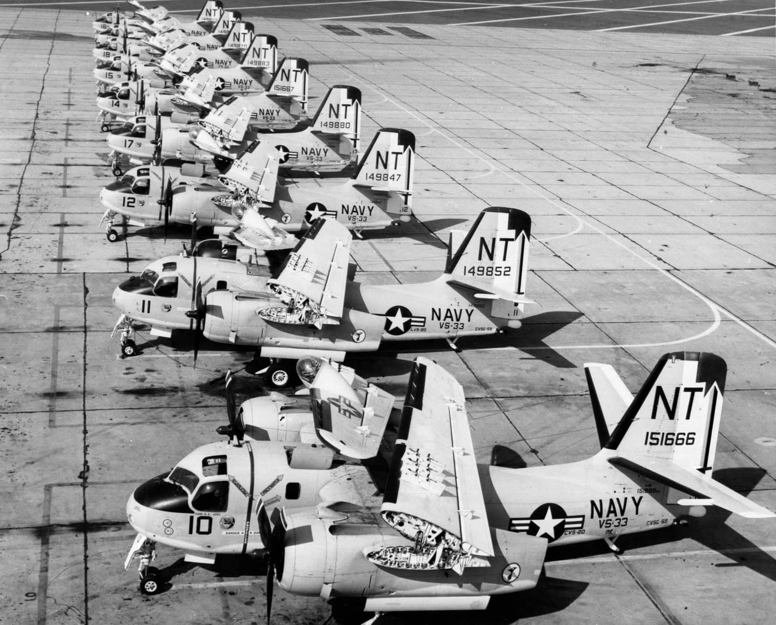 This is How Grumman's S-2 Stoof Became The Ultimate Jack of All Navy Trades 7 Zt3i41aQ