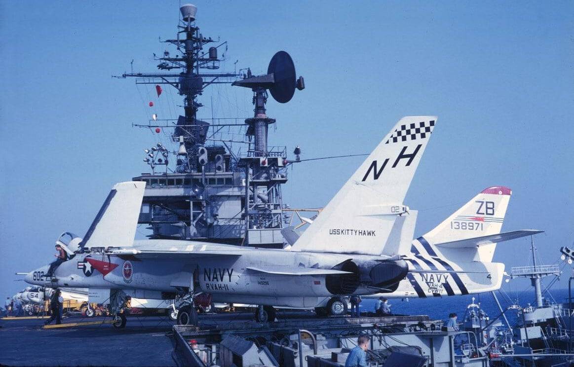 The Vigilante: The Navy's Mach 2 Brownie Camera Flew the Hairiest Missions 7 RA 5C RVAH 11 CVA 63 1968