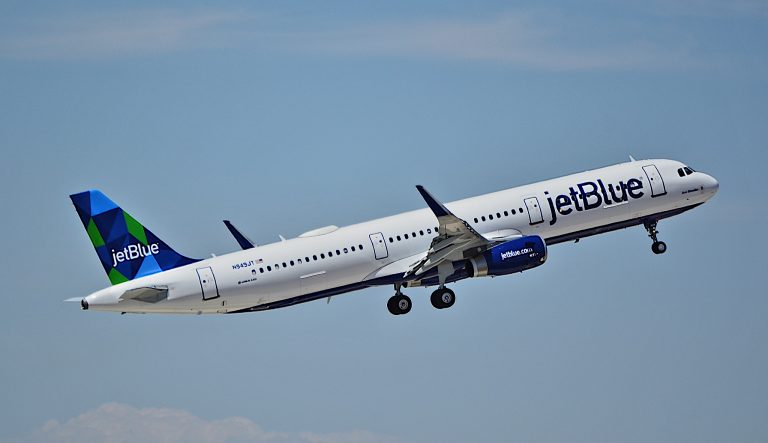 JetBlue Stock Struggles After Earnings Report. Management Remains Bullish