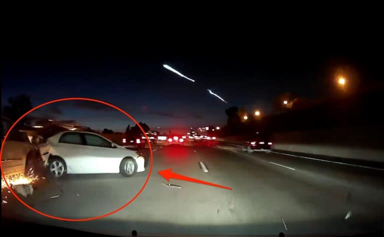 A Rocket Launch So Amazing That It Caused A Three-Car Pileup On The Highway