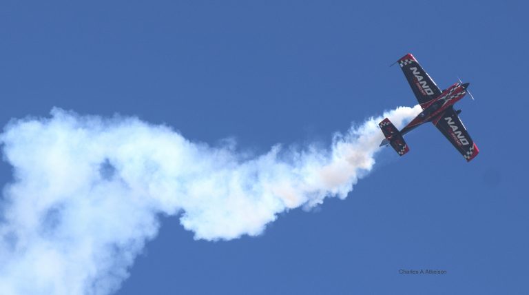 Aerobatic Champion Pilot Rob Holland Escapes ‘Catastrophic Engine Failure’