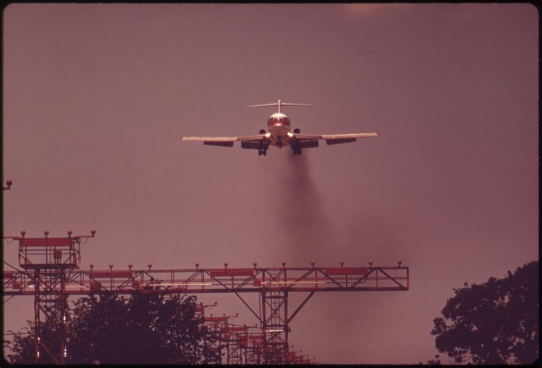 Rare Footage of Southwest Airlines 727 Operations at Dallas Love