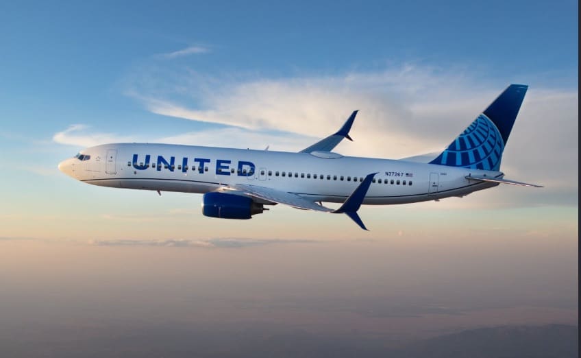 United 757 new livery.