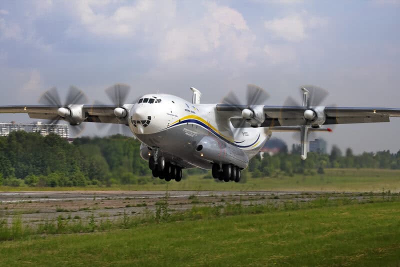 Antonov An-22: The World’s Biggest Turboprop That Sounded Like A Buzz Saw