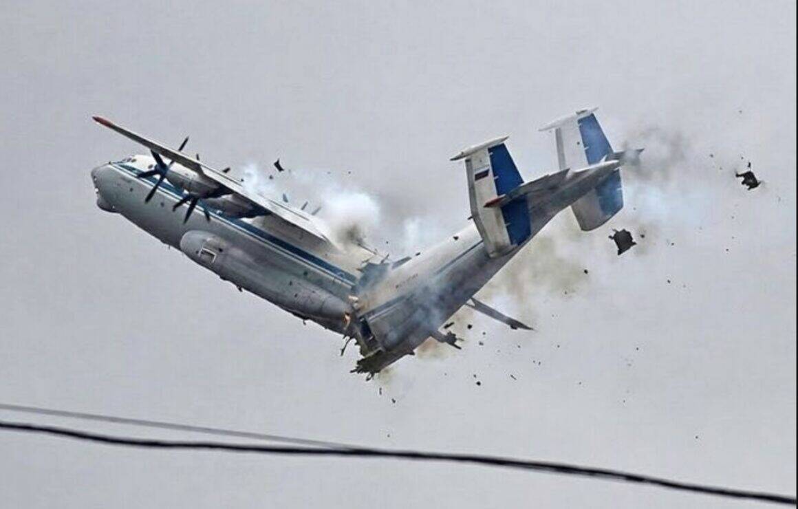 The last airworthy Antonov An-22 breaks apart in midair in a December 2025 accident