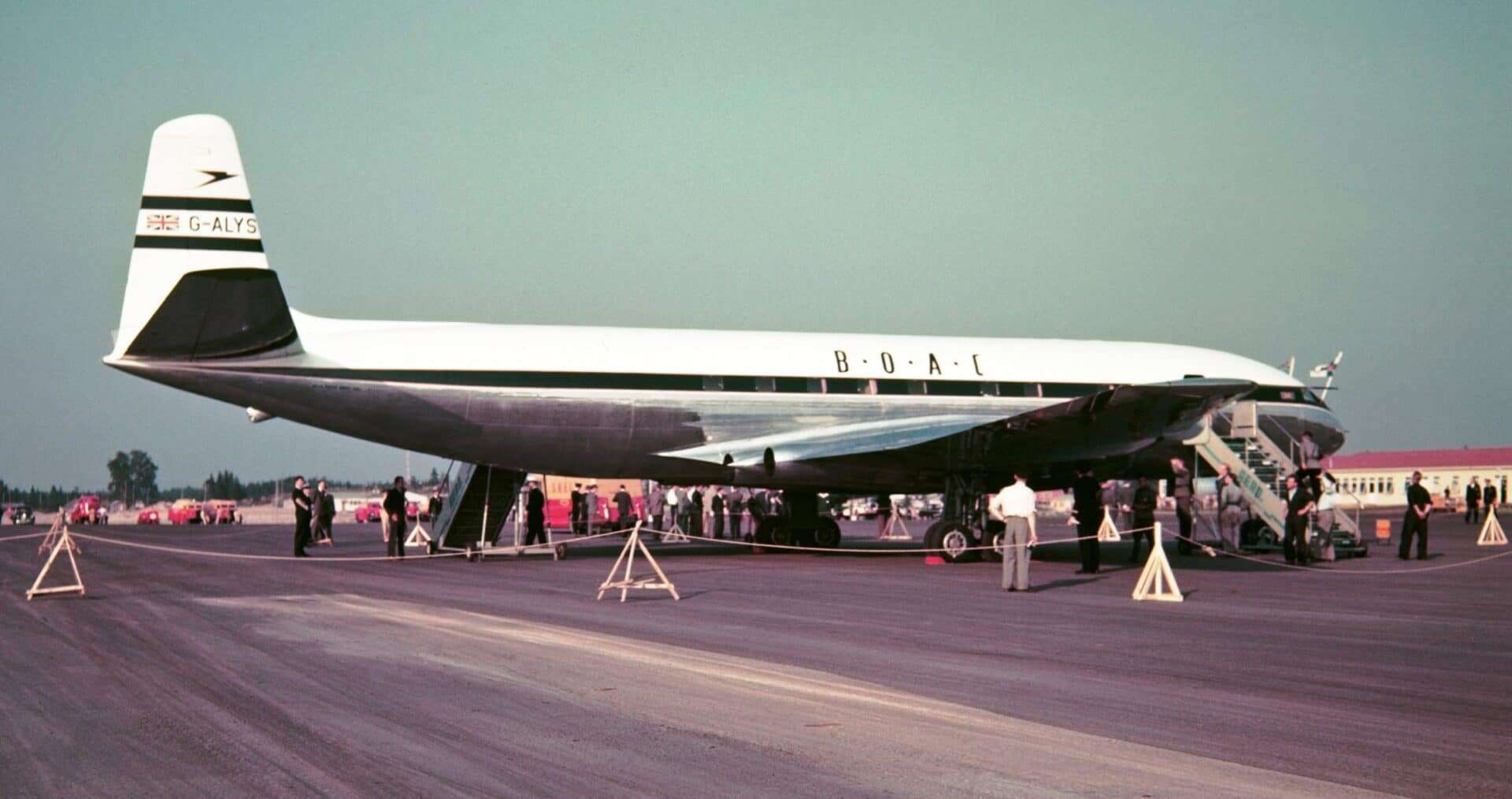 The First Transatlantic Jet Airliner Flight Was Also Its Swan Song