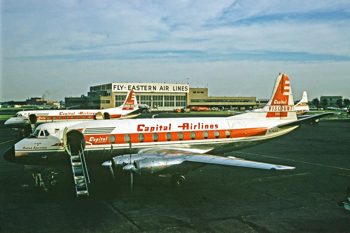 CAPITAL hamlin coll n7452 mdw 7 59 mel lawrence photo