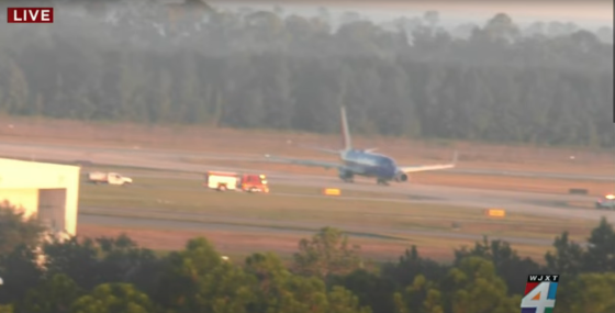 A Southwest Boeing 737-700 performs an emergency landing at JAX