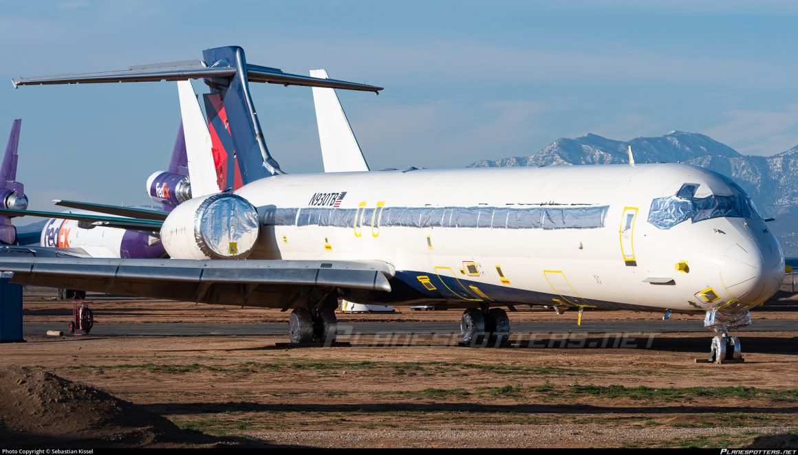 Former Delta Air Lines MD-90-30