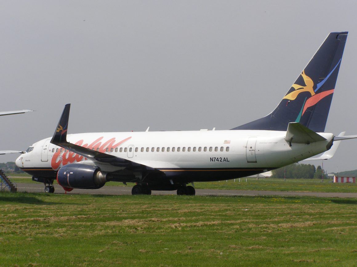 Aloha Airlines Boeing 737-700