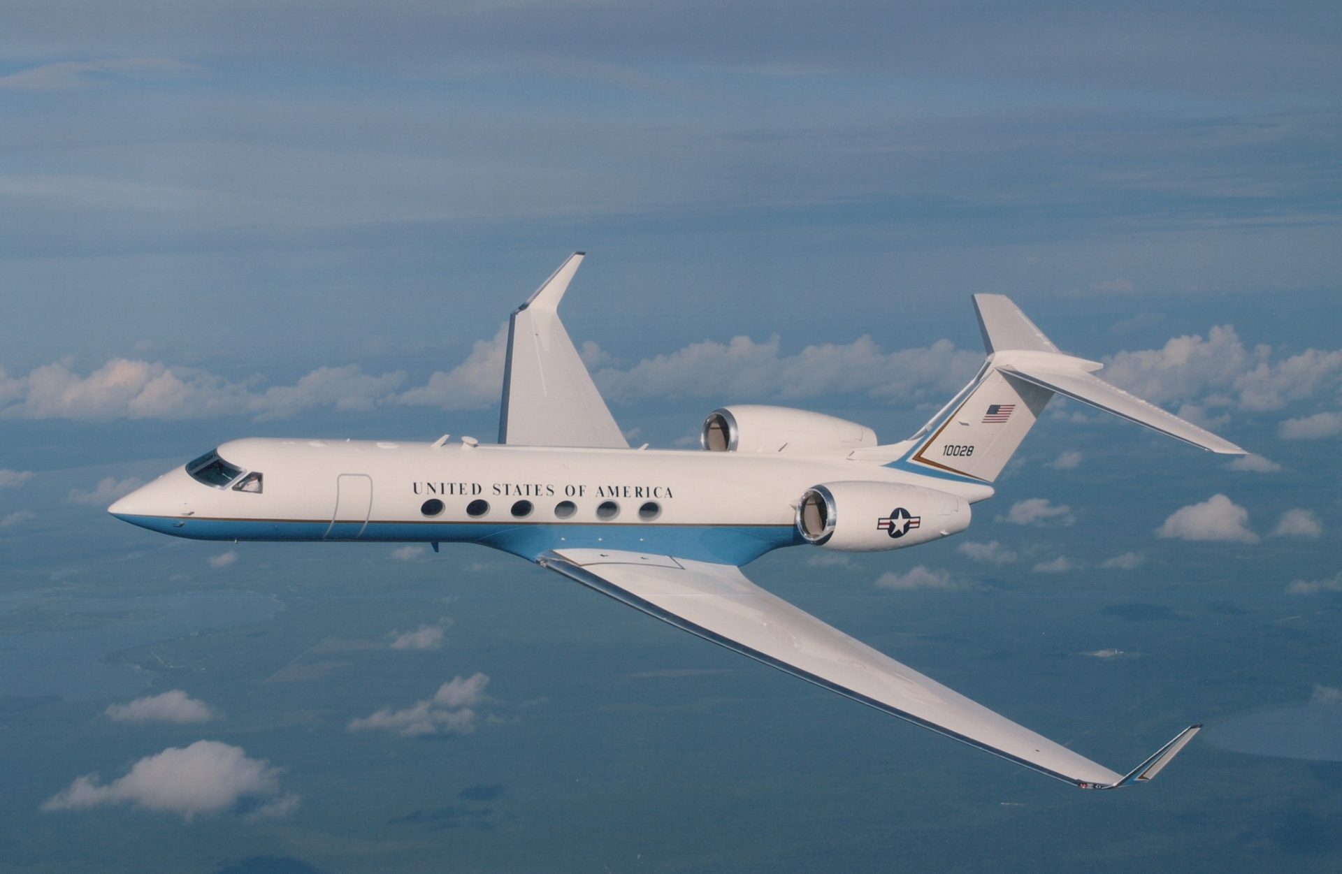 USAF C-37. Image: Paul Bowen