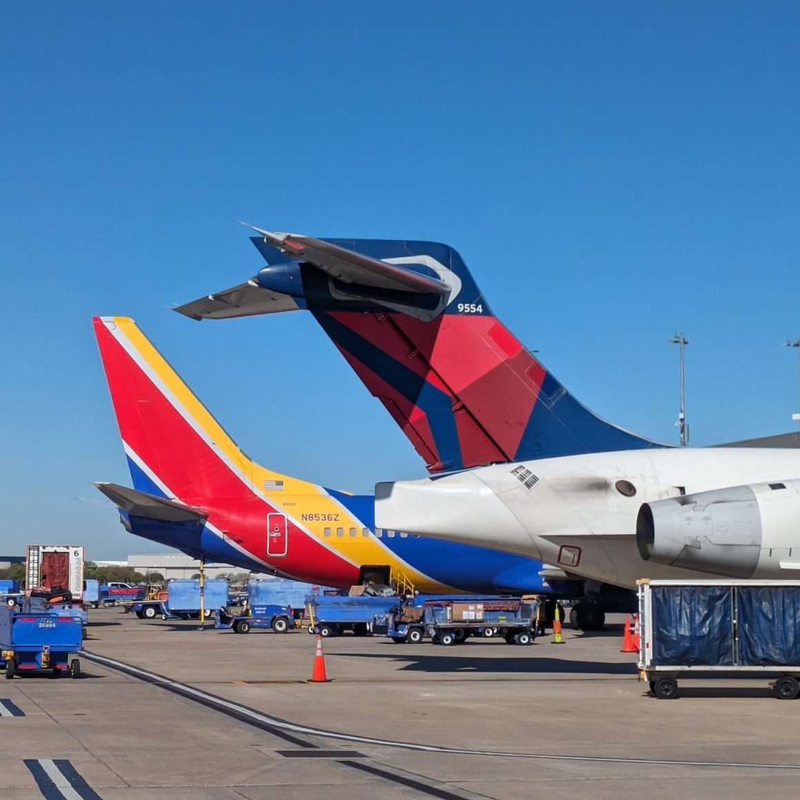 Delta Boeing 717 and Southwest Boeing 737-800 on the ramp at KDAL