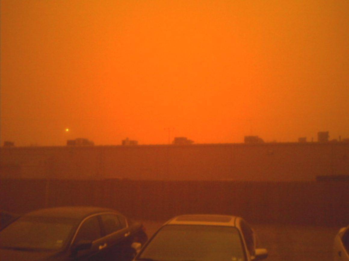 Hire For Attitude. Train For Aptitude. 1 Lubbuck Duststorm 2011. Image: Fredlyfish4, CC BY-SA 4.0 , via Wikimedia Commons