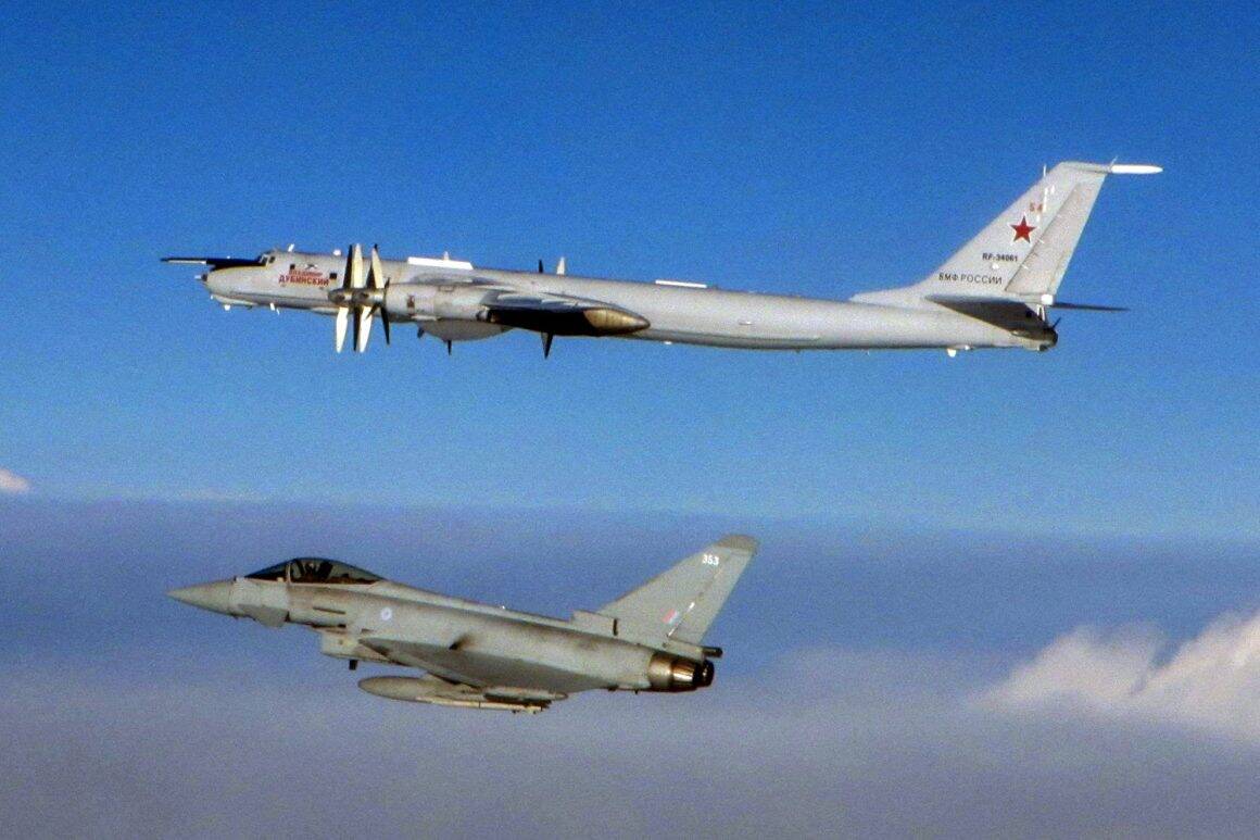 Tupolev Tu-95: An Aging Warrior How Many Bears Are Still Flying? 25 Tu 142 Typhoon 001