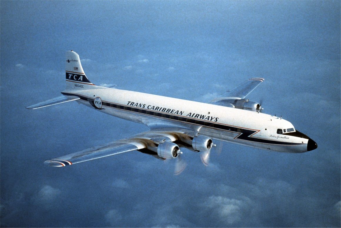 N6540C was a DC-6A delivered from the manufacturer to Trans Caribbean in January 1958. DOUGLAS
AIRCRAFT CO. PHOTO VIA PAUL ZOGG