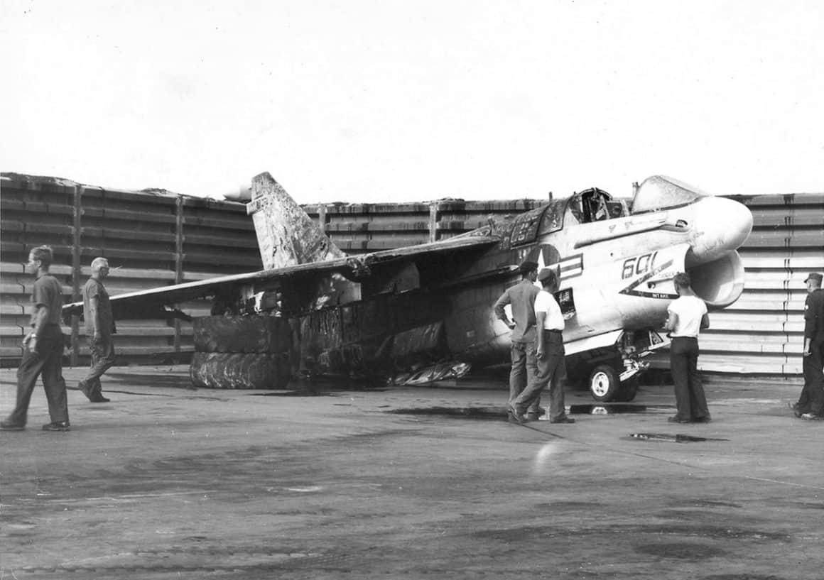LTV A-7 Corsair II: The US Navy's A-7 in Vietnam 12 A 7 Toast 001