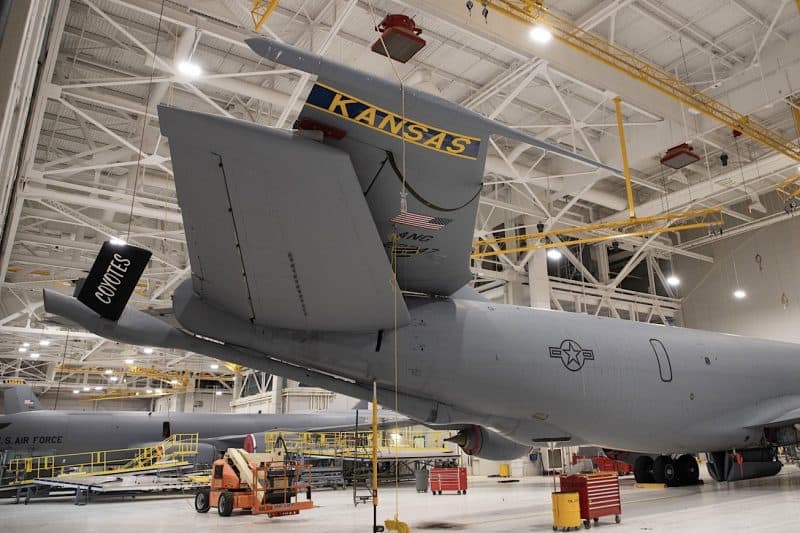 Watch These Stratotankers do a Rare Fin Fold!