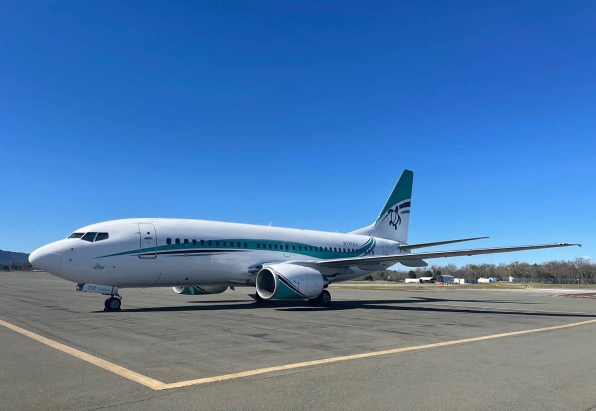 Harris/Walz Boeing 737 Makes Debut As Presidential Race Heats Up 2 KaiserAir, which is leasing a Boeing 737-800 to the Harris/Walz campaign, operates a fleet of 2 737-800s. Image: KaiserAir