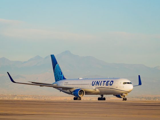 United Airlines Boeing 767-300