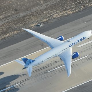 United Airlines Boeing 787-9