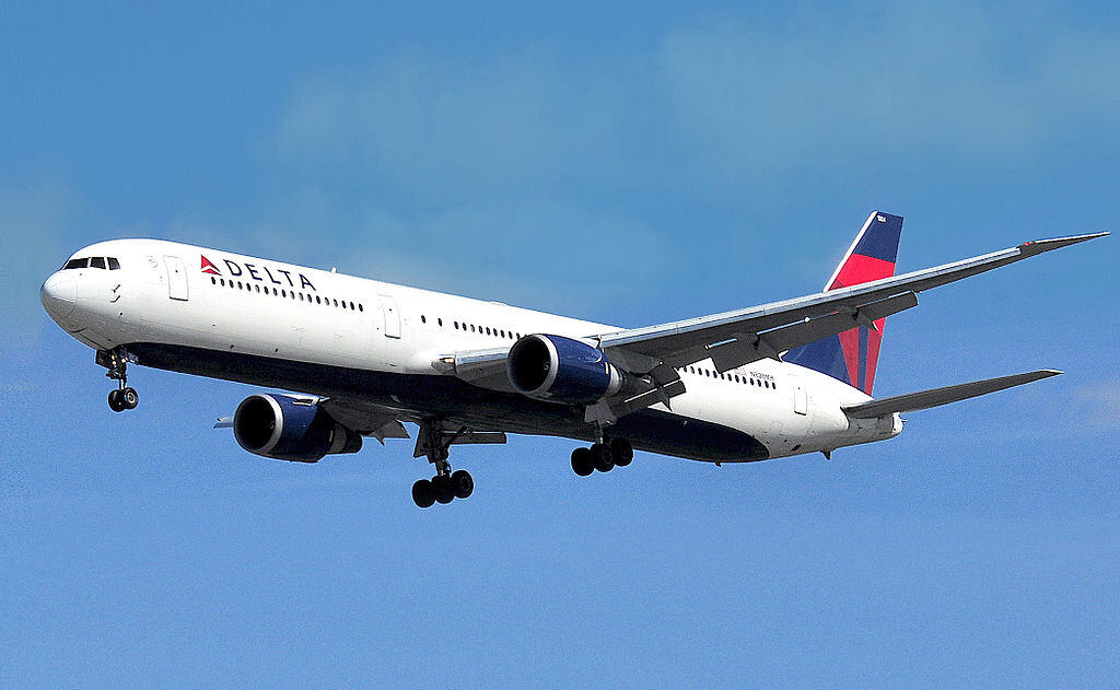 Airline Cadet Programs: Your Fast Track to the Flight Deck? 1 Delta Air Lines 767-400