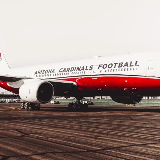 The NFL Arizona Cardinals purchased this Bowing 777-200ER for team travel.