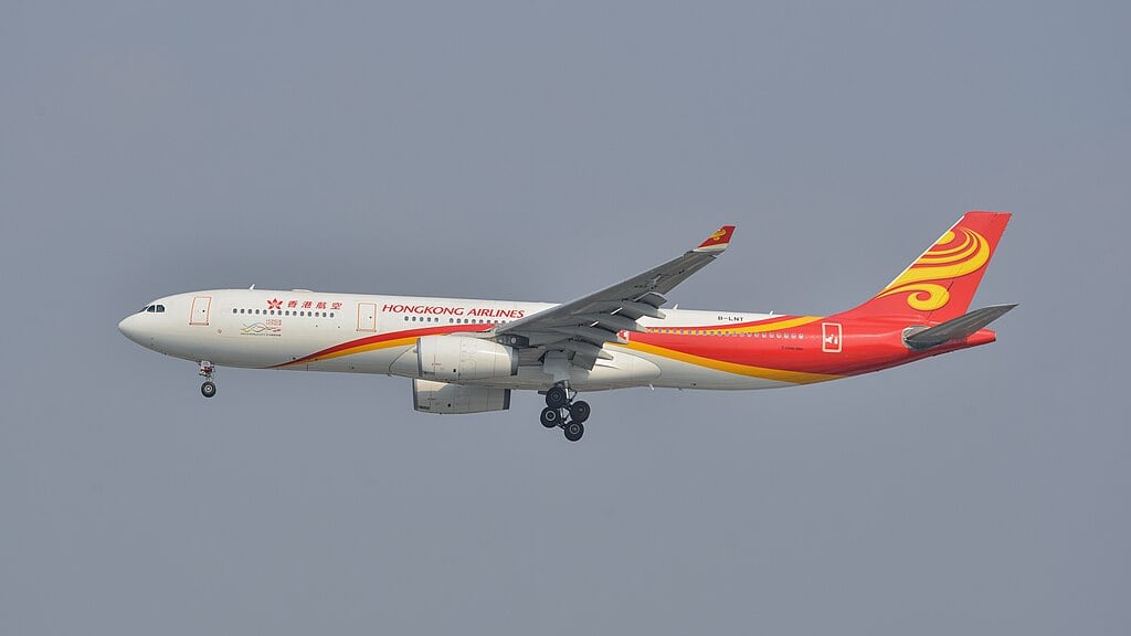 Hong Kong Airlines Returning to Vancouver With Budget-Friendly Fares 18 Hong Kong Airlines Airbus A330 300 B LNT 44243217155