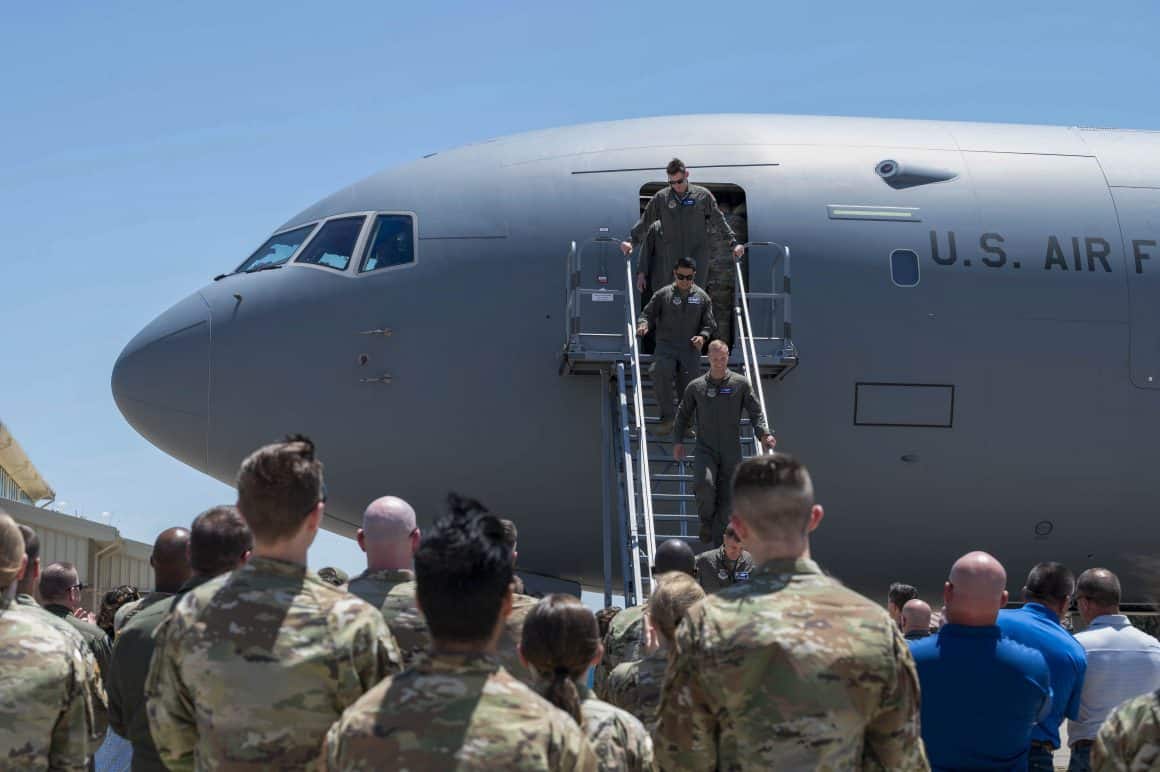 This Commander Led a 45-Hour Pegasus Flight Around the World 4 IMG 4258