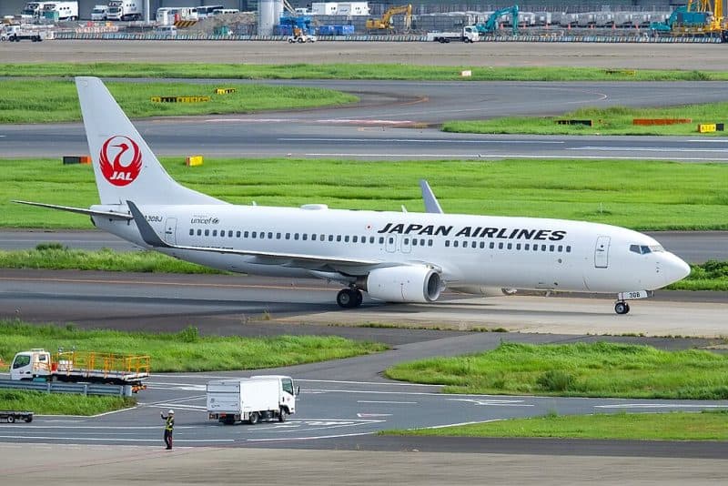 Japan Airlines Teams Up with Microsoft to Create AI-Powered Reporting App
