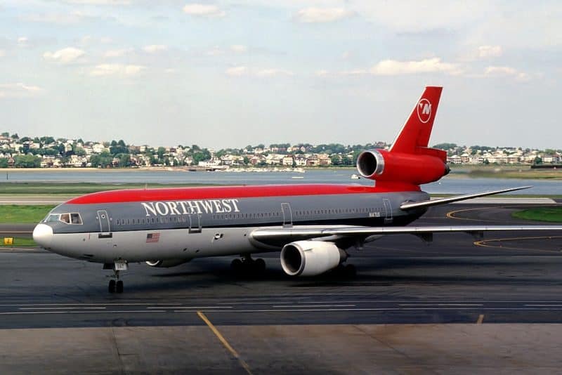 Whoops! A Northwest DC-10 Once Landed in the Wrong Country