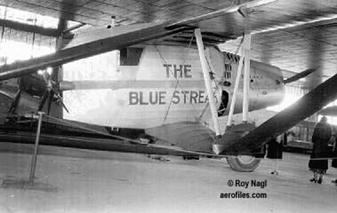 View of both propellors on the Bellanca Blue Streak. | Image: earlyaviators.com