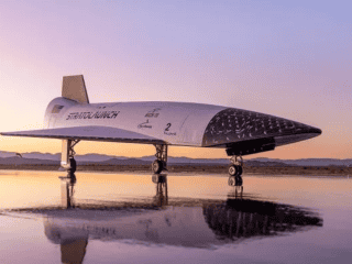 The Stratolaunch Talon A-2 Hypersonic Aircraft Flew Faster Than mach 5 in a March 2025 Test Flight. | Image: Stratolaunch