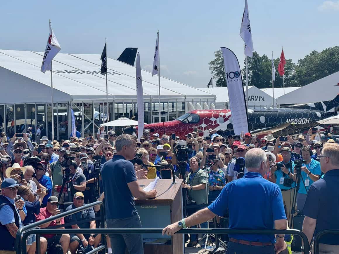 US Transportation Secretary Sean P. Duffy unveils MOSAIC on 22 July at Airventure 2025