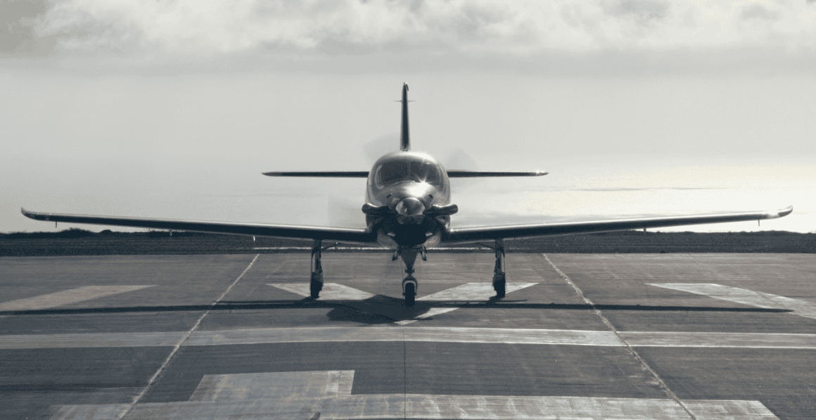 The Epic E1000 AX features a sleek, carbon fiber design