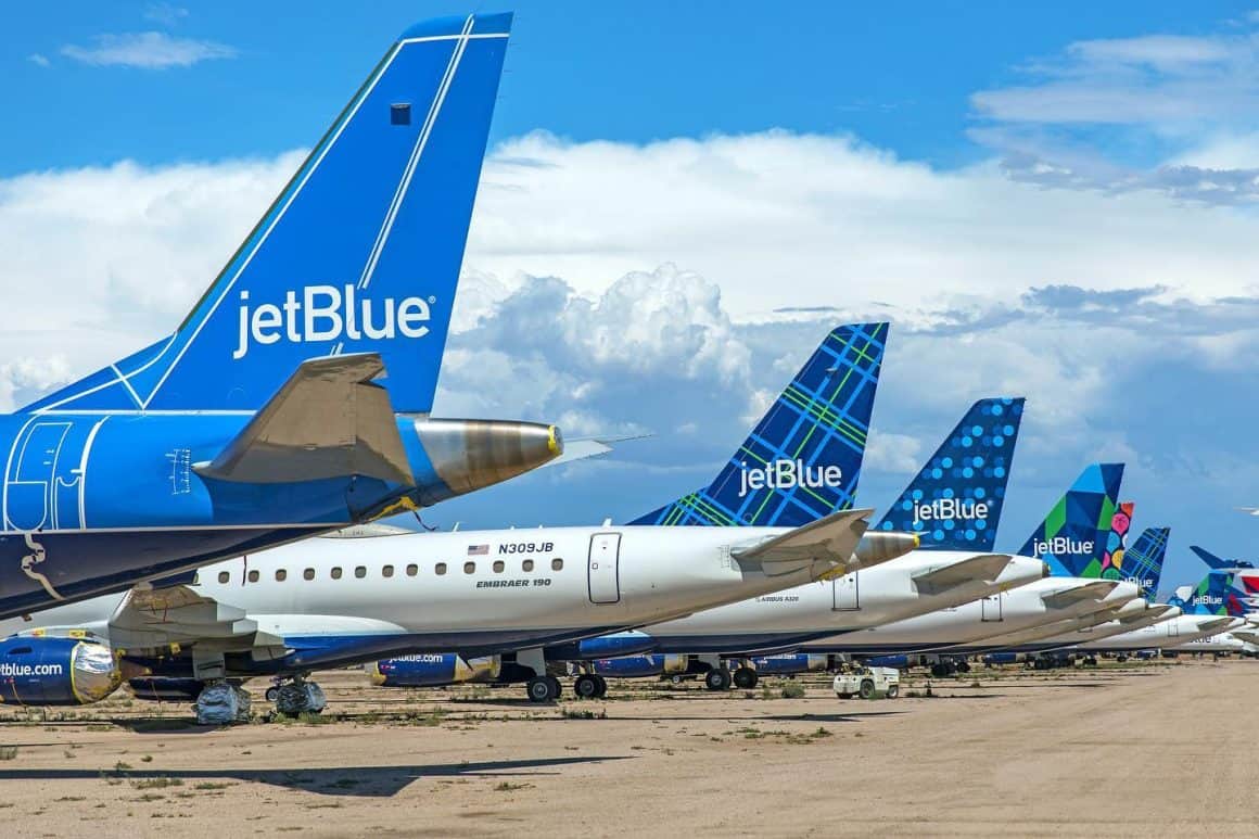 JetBlue E190s in the desert