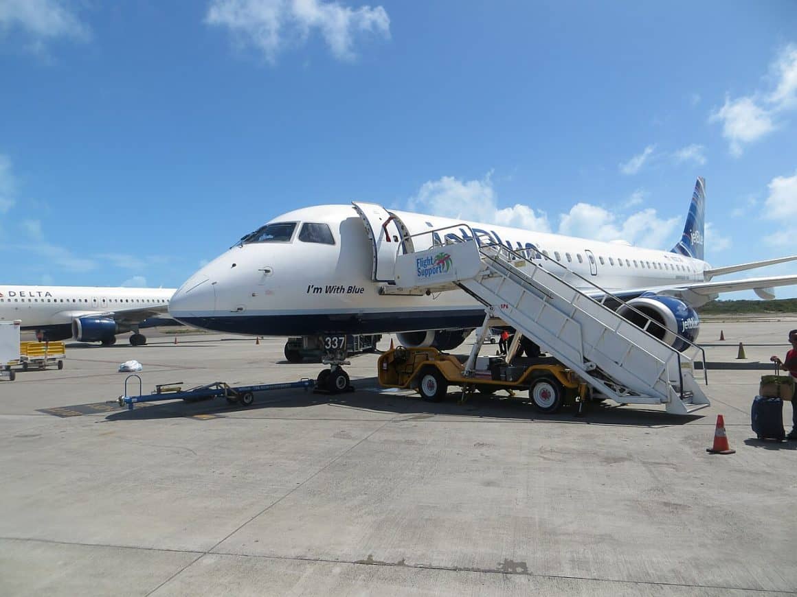 JetBlue E190 at Providenciales Airport 4 1