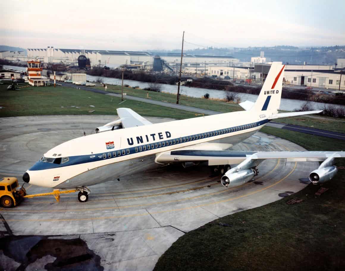 Fly the Friendly Skies: When United Air Lines Entered the Jet Age 2 United Air Lines Boeing 720