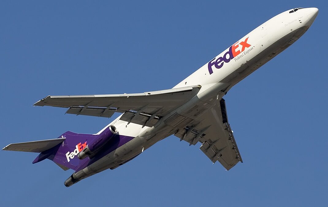 Inside the Stunning Boeing 727 Home in Texas: An AvGeek’s $2.1 Million Desert Dream 11 N266FE taking off